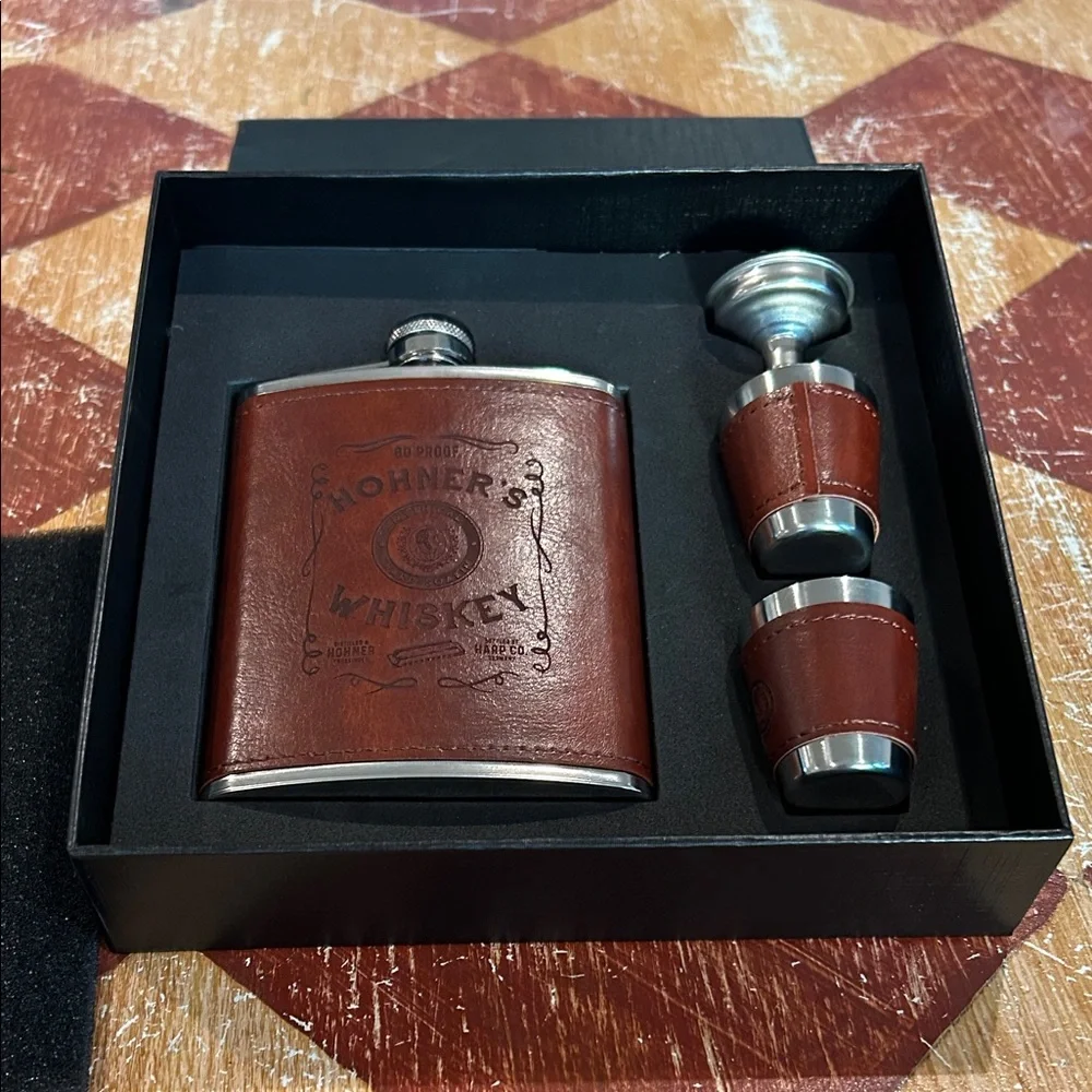 Hohner Brown Leather Flask Set - Picture 1 of 6